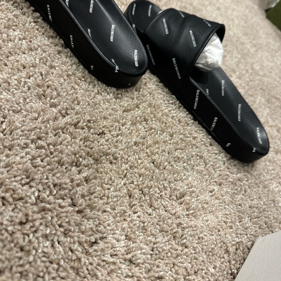 BALENCIAGA NAPPA MI-BRILL IMPRIME LOGO SANDAL. Size 41 - Picture 2 of 4